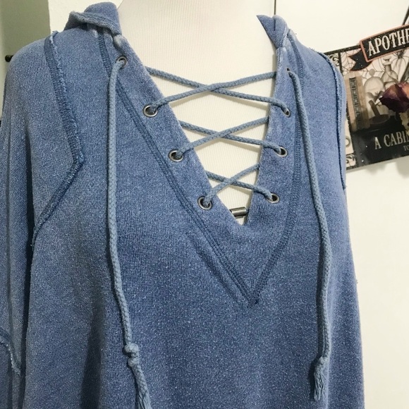 Free People Winston Lace Up Hoodie Distressed Adjustable Tie Cuffs Blue MEDIUM - Picture 4 of 9